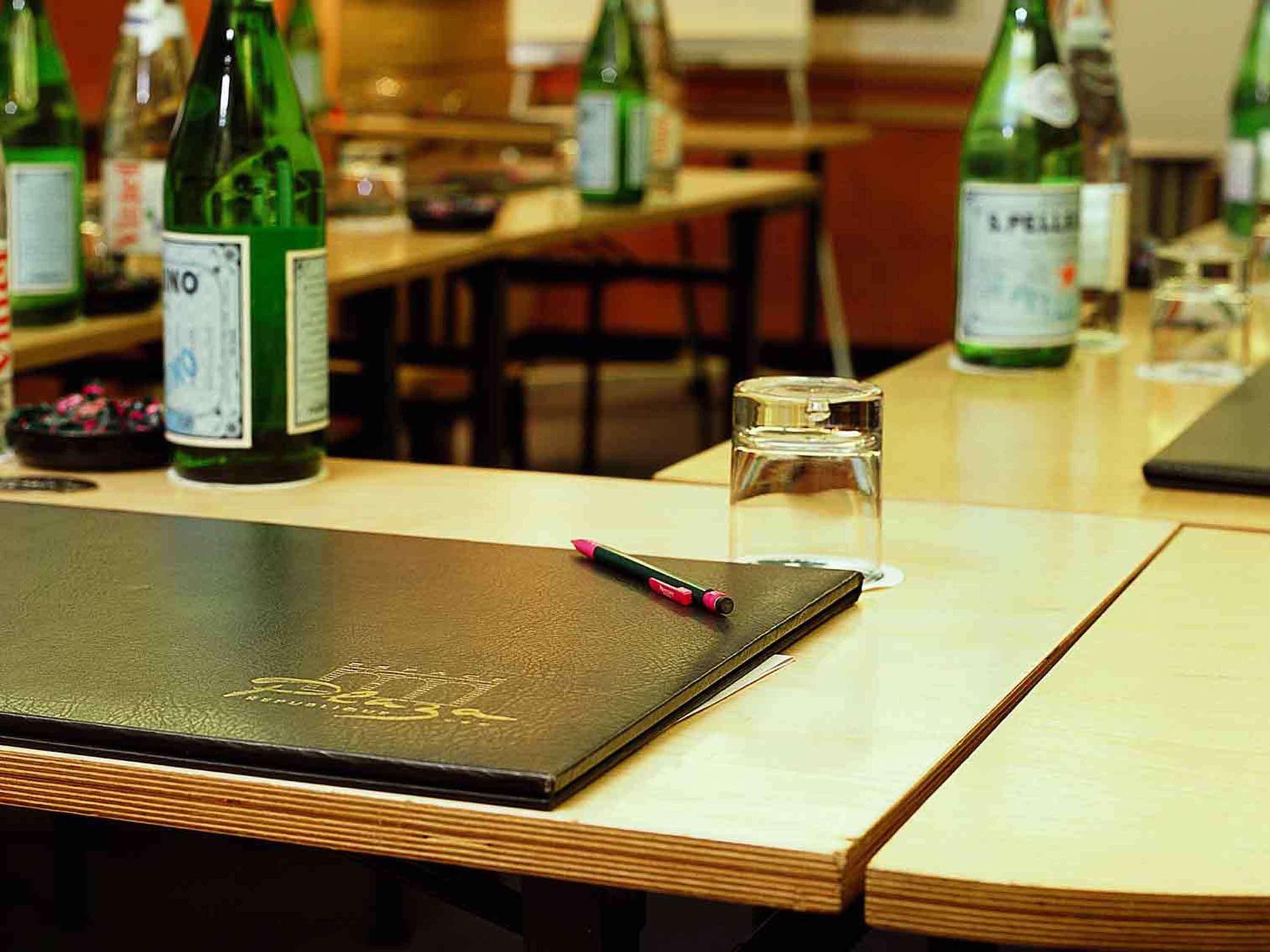 Mercure Centre Plaza Republique Hotel 4*