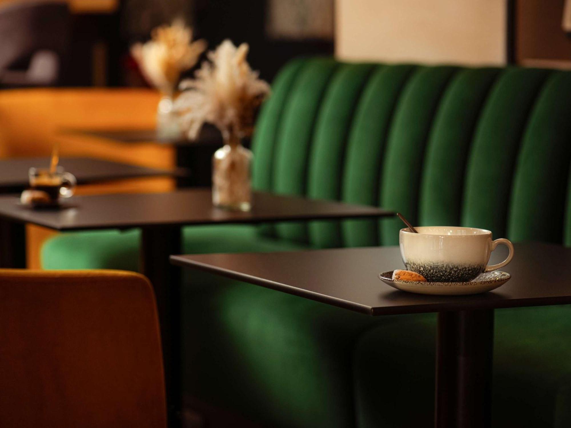 Mercure Centre Plaza Republique Hotel 4*