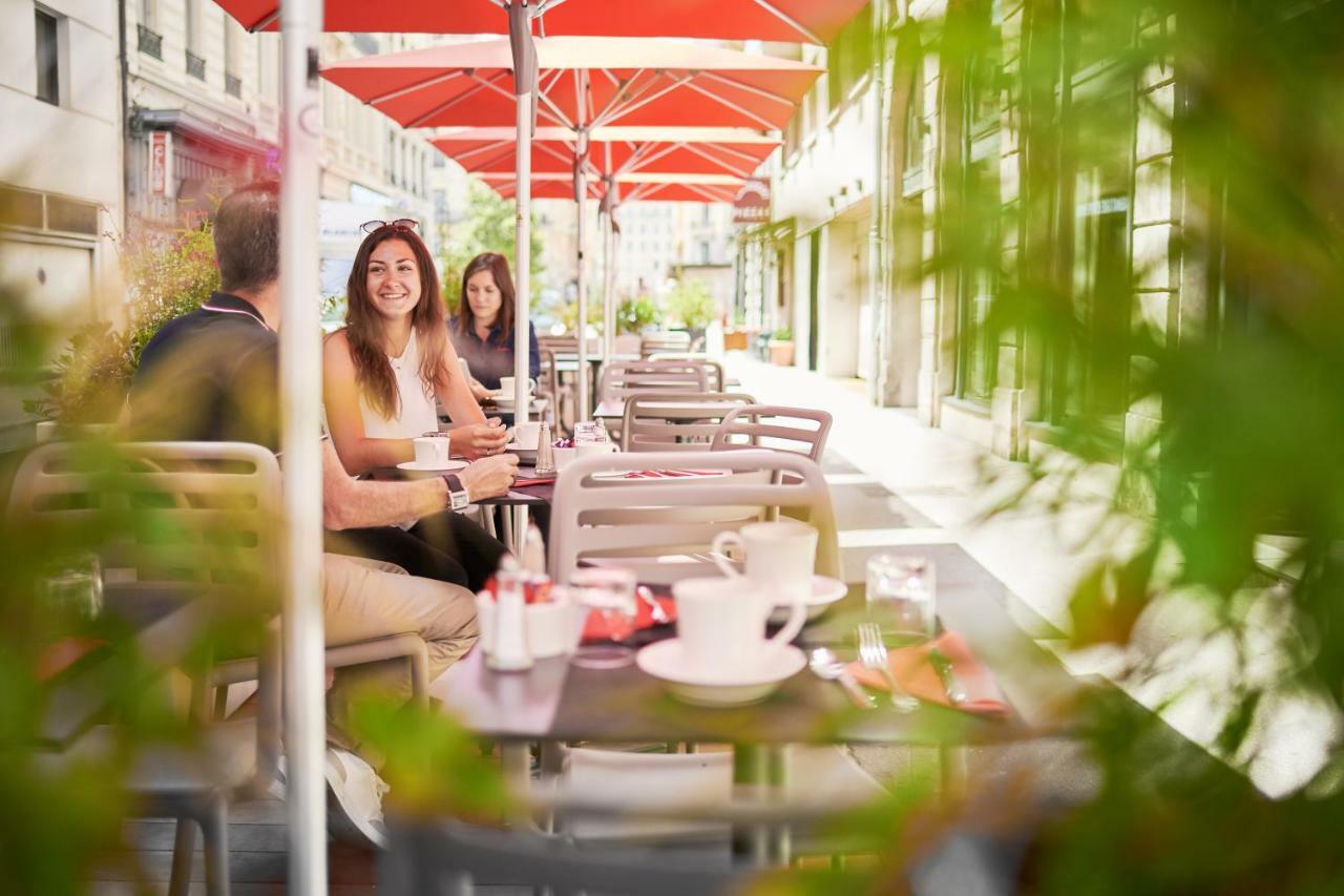 Mercure Centre Plaza Republique 4*